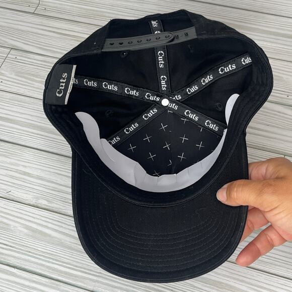 Cuts Men's Patch Logo A-Frame Hat Black Snapback 5-Panel Cap NWOT One Size - Picture 3 of 4